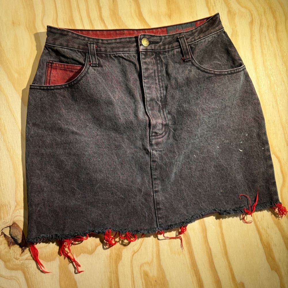 Geoffrey Hunter Vintage Black Red Denim Mini Skirt Frayed Hem Distressed Size 10